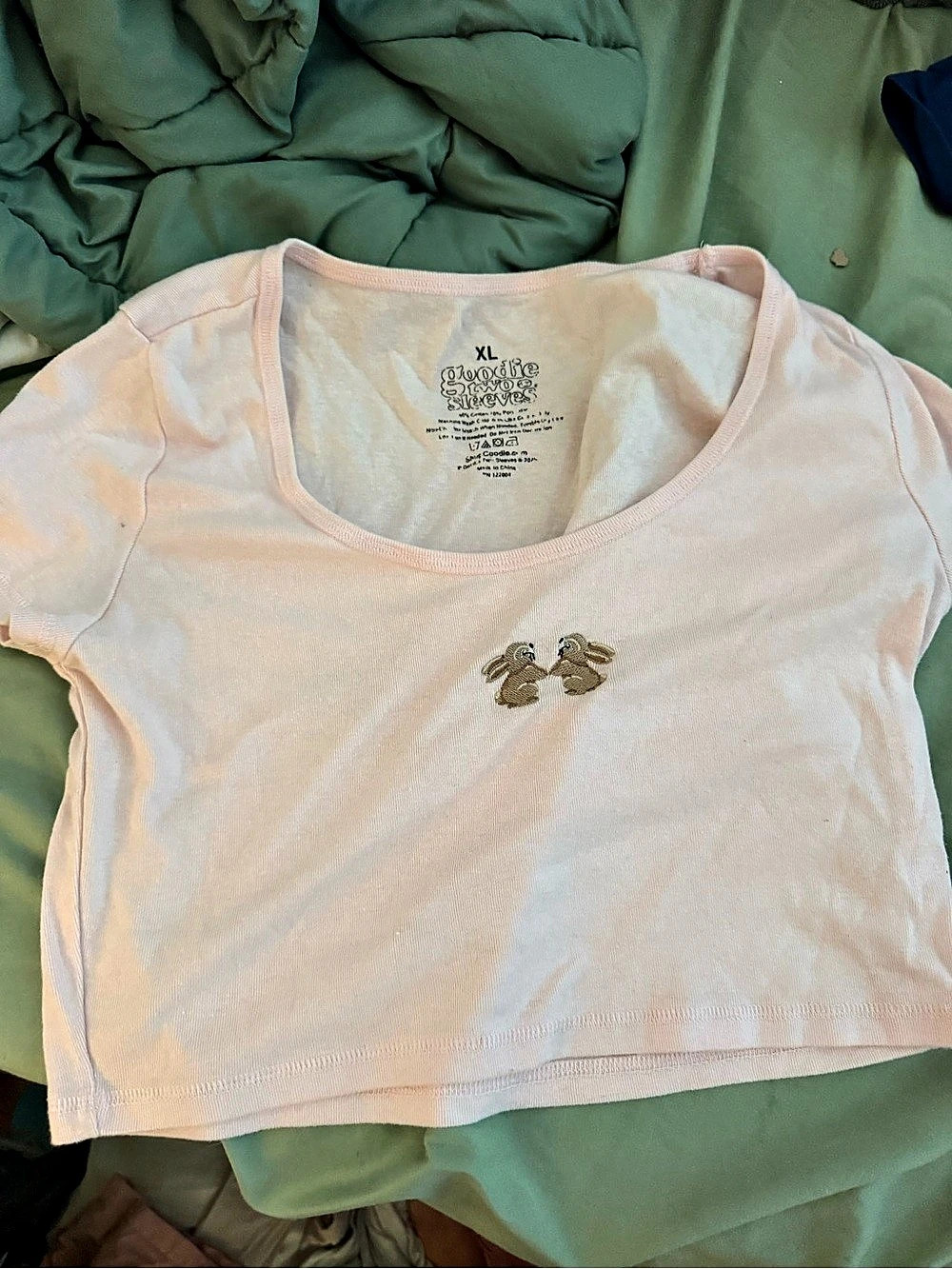 Aeropostale Cropped Rabbit Graphic Top in Pink Size XL